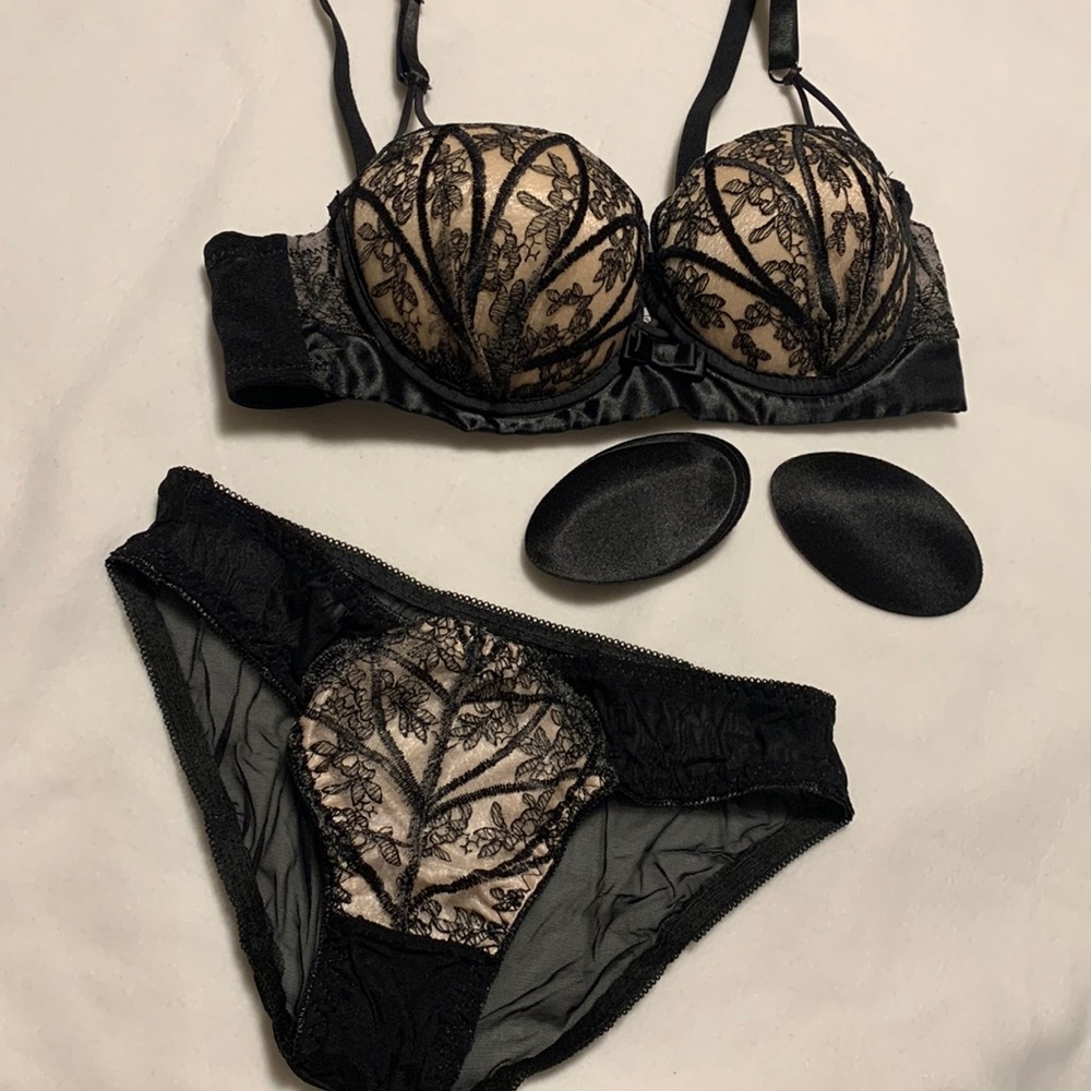 New Lace Push-Up Bra and Panties Set 34B